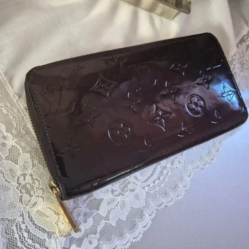 Authentic Louis Vuitton Monogram Vernis Patent Leather Rouge Fauviste Zip Wallet